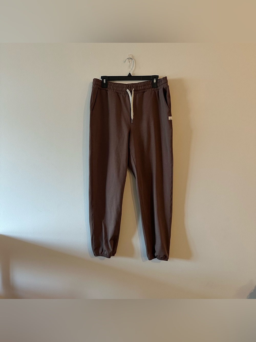 Vuori Performance Jogger Brown Cuffed Drawstring L Relaxed Dreamknit Pants

Nice